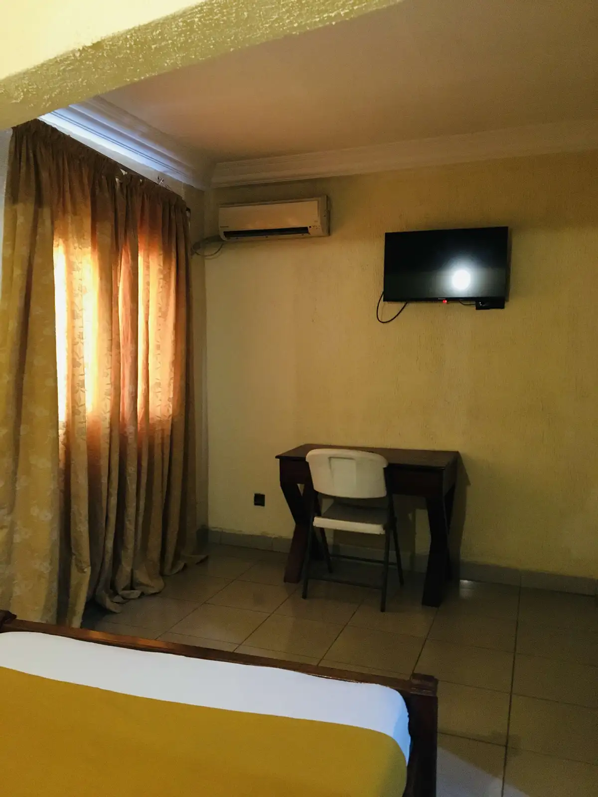 FINI HOTEL DOWNTOWN 10