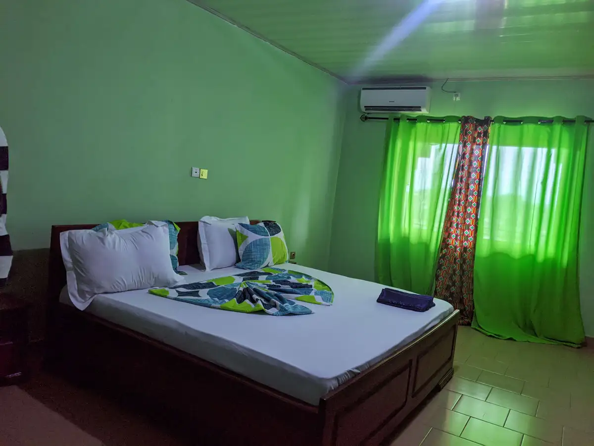 GOLDEN LAND HOTEL 11