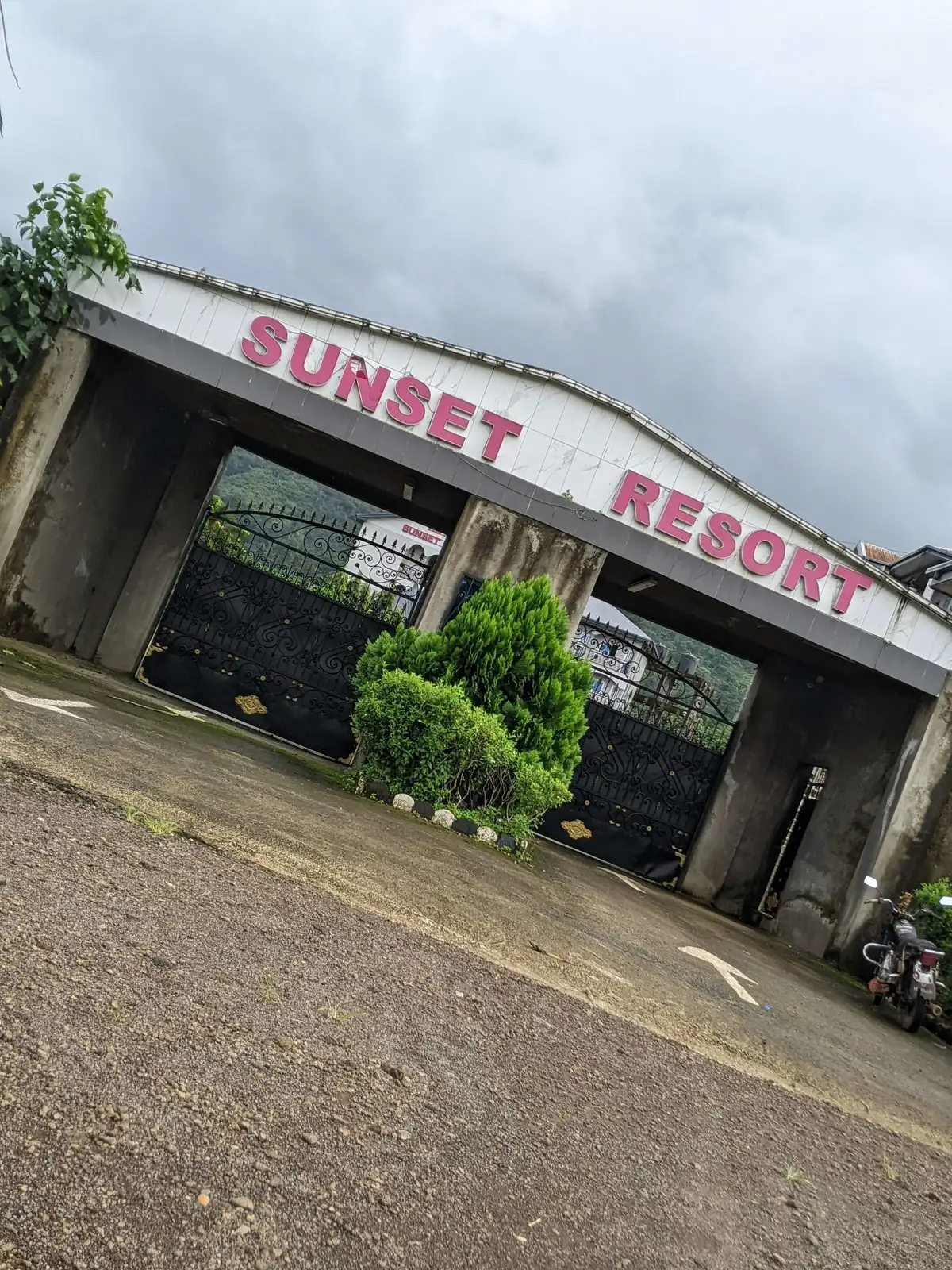 HOTEL SUNSET RESORT 1