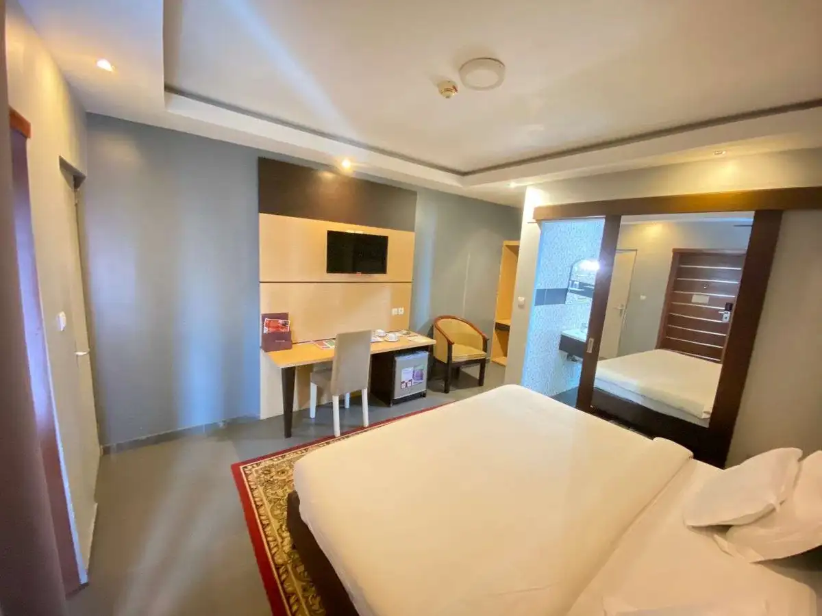 FINI-HOTEL 5