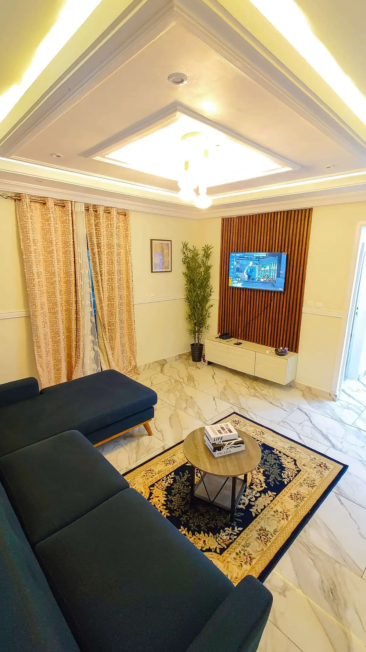 AZK LUXURY GUEST HOUSE 2