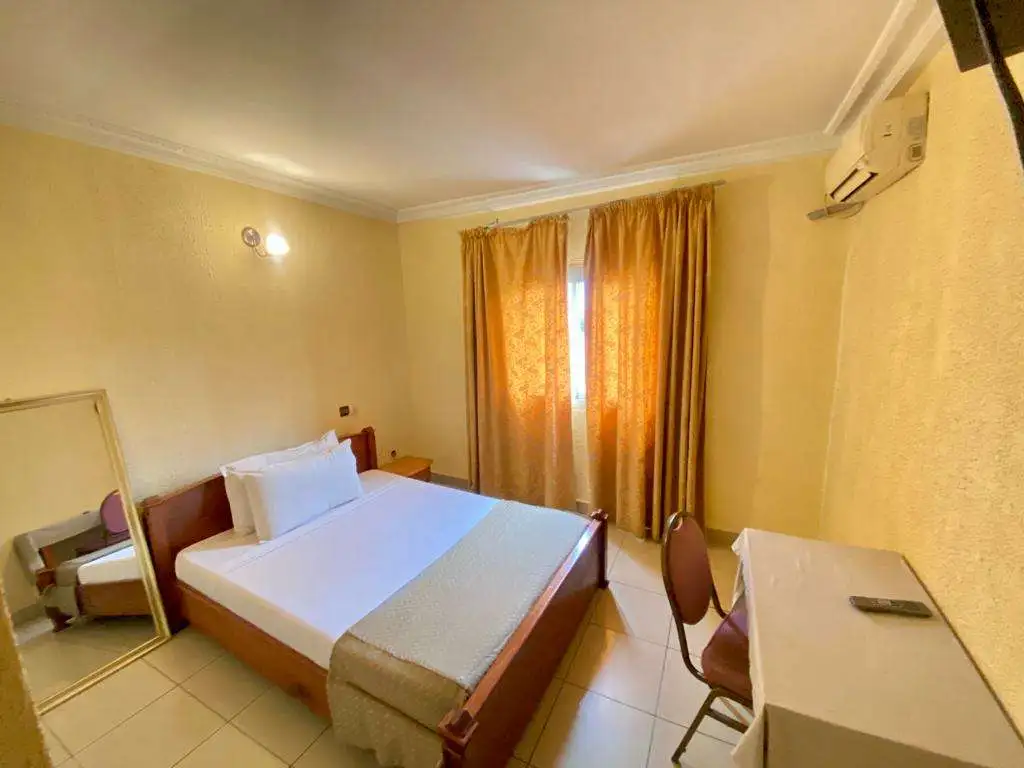 FINI HOTEL DOWNTOWN 2