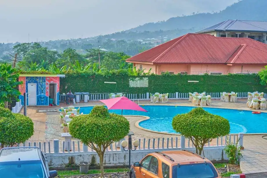 REINCO HOTEL 2