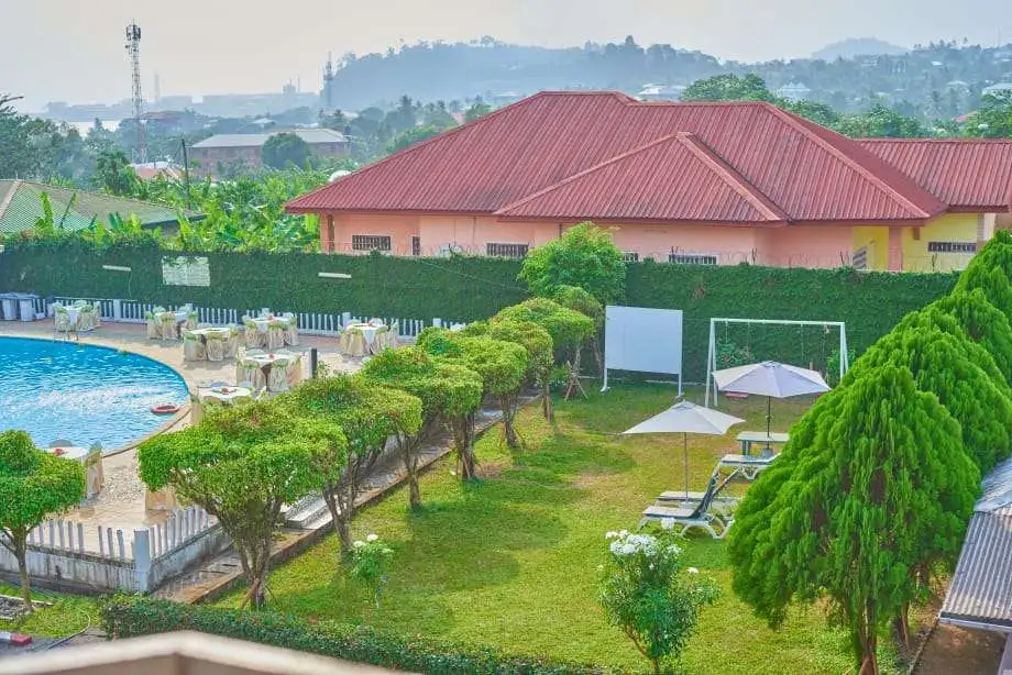REINCO HOTEL 11