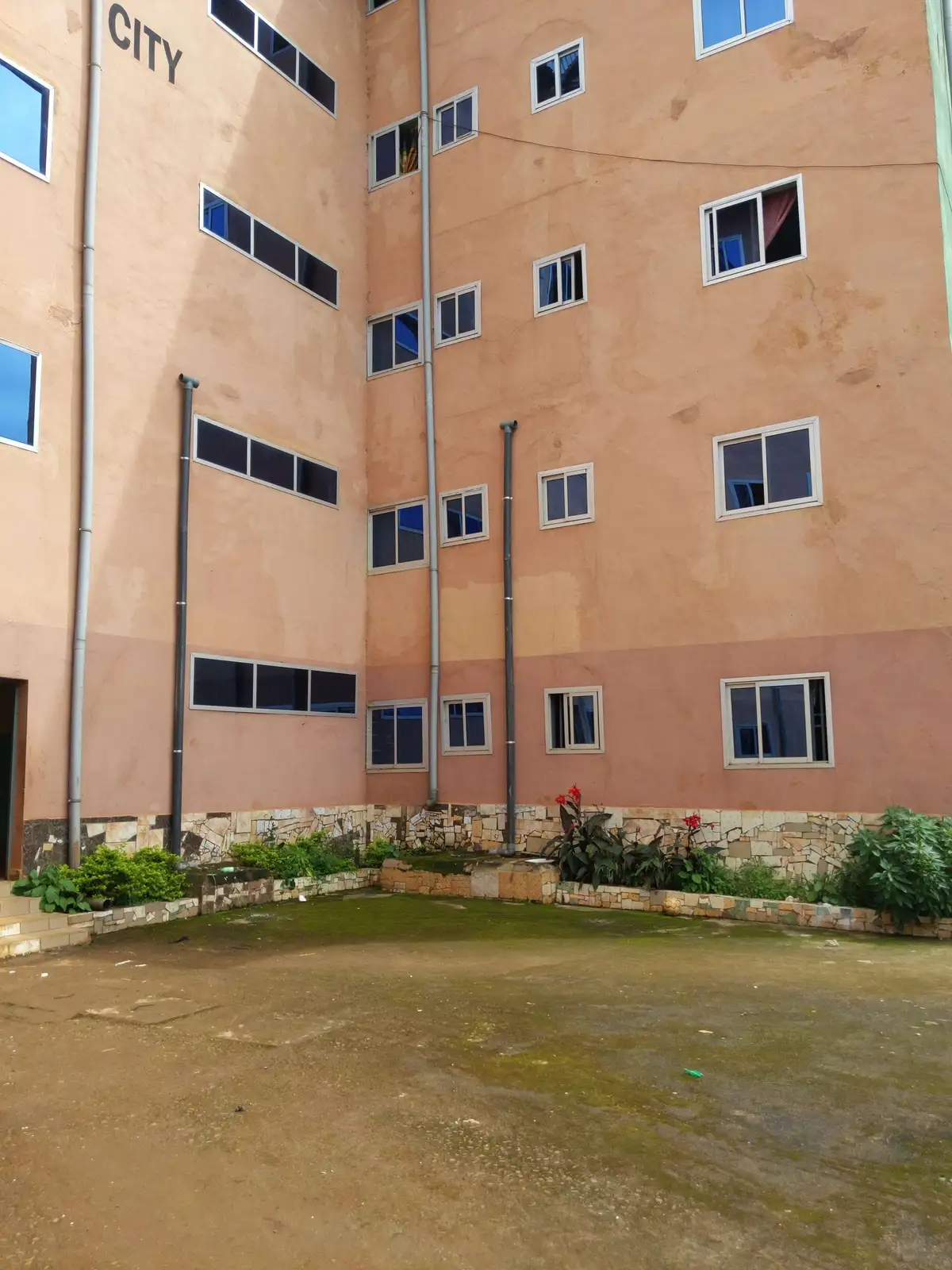 CAP STONE CITY 3