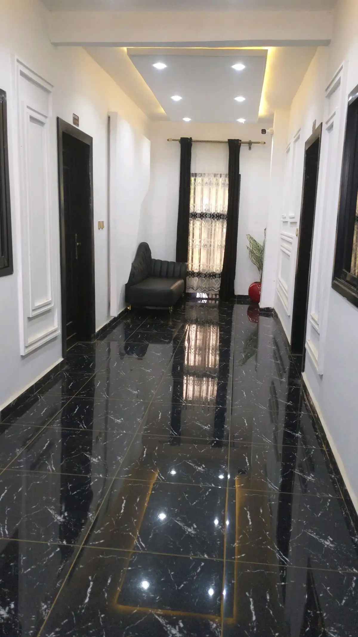 LA CASA GUEST HOUSE 12