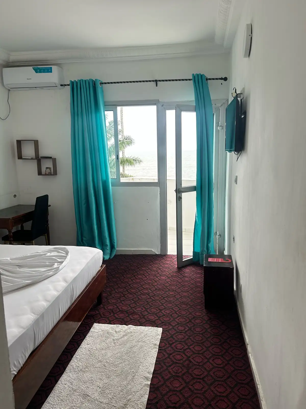 HOTEL LE CARDINAL 6