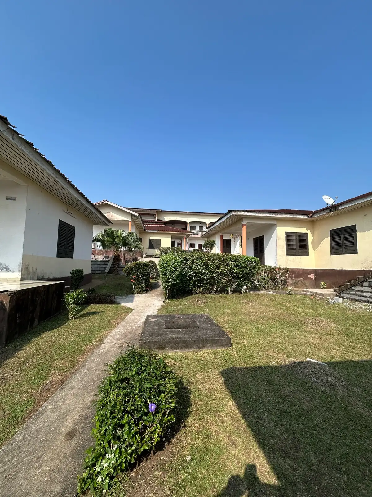 VILLAGE EMMANUEL 5
