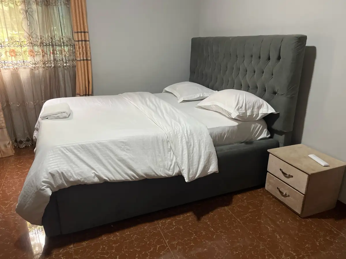 BECKY BEST APARTMENT 2