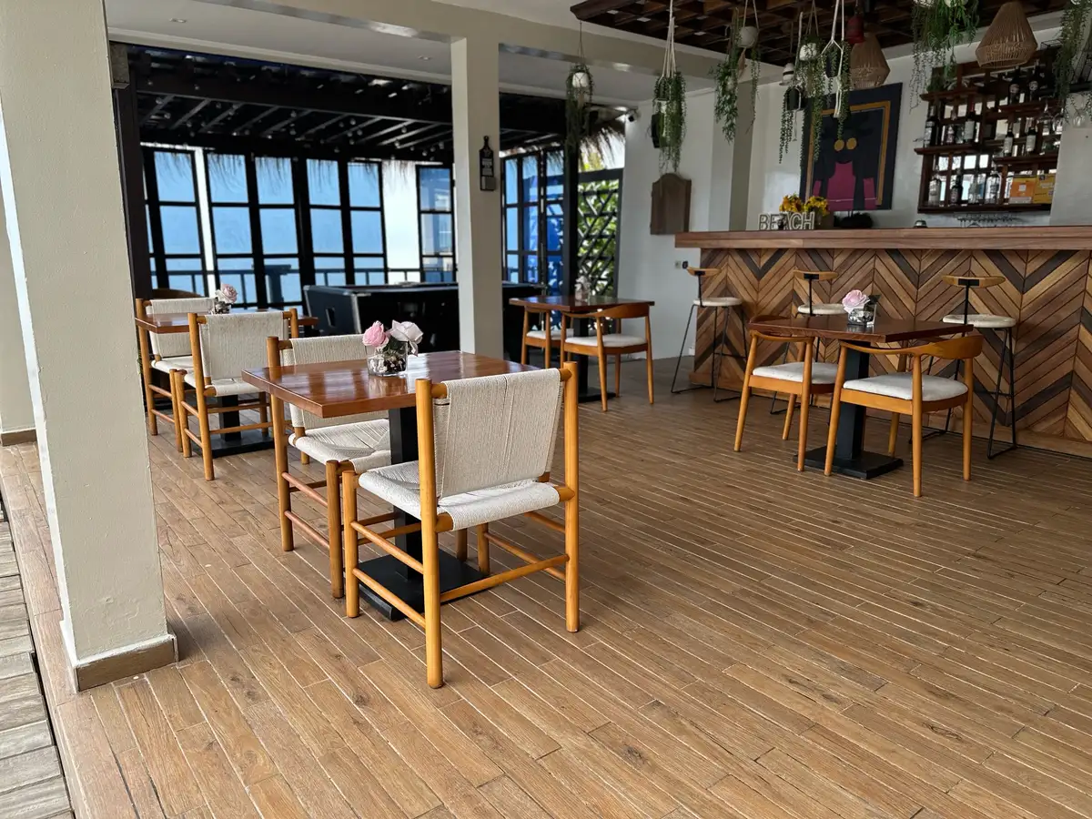 EDEN BREEZE INN 8